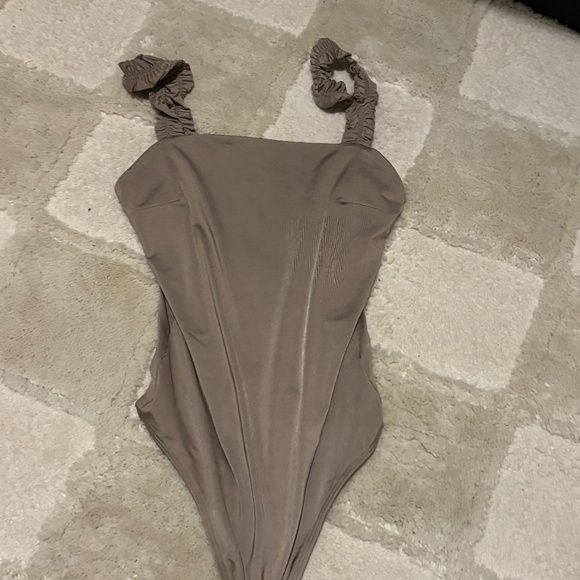 Body Contour Body Suit - Picture 1 of 2